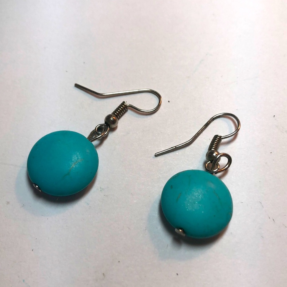 Blue stone earrings 1cm